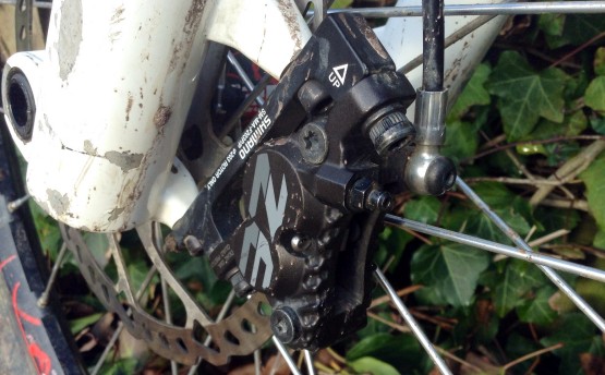 The front brake disc was mounted with a 203mm disc rotor.